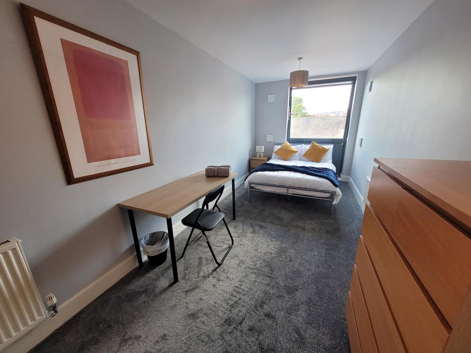 Lesley Court- A Lovely Spacious 2 Bedroom Apartment By Catchpole Stays เชมส์ฟอร์ด ภายนอก รูปภาพ