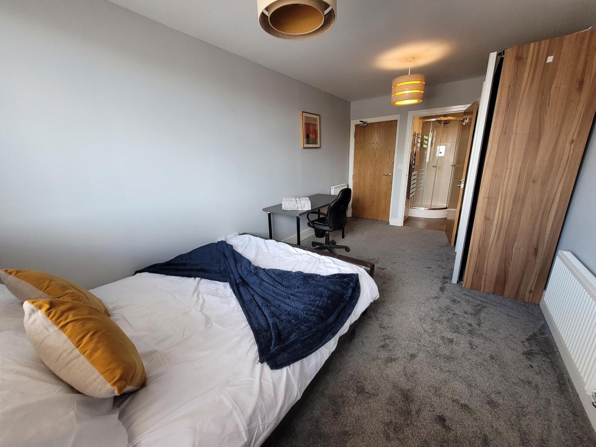 Lesley Court- A Lovely Spacious 2 Bedroom Apartment By Catchpole Stays เชมส์ฟอร์ด ภายนอก รูปภาพ
